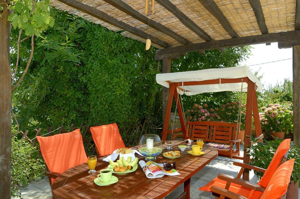 Guesthouse Iris Цагкарада Екстер'єр фото
