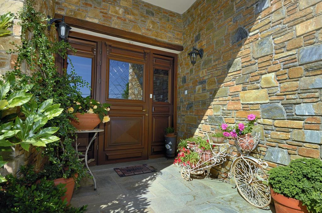 Guesthouse Iris Цагкарада Екстер'єр фото